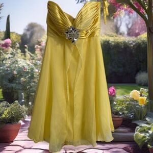 Sherri Hill Yellow Beaded Short Dress